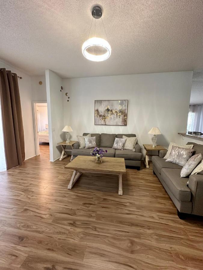 Private Pool With A Beautiful View Overlooking The Lake! Near Disney - Universal Kissimmee Dış mekan fotoğraf